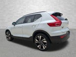 2023 XC40 Thumbnail 4