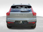 2025 XC40 Thumbnail 4