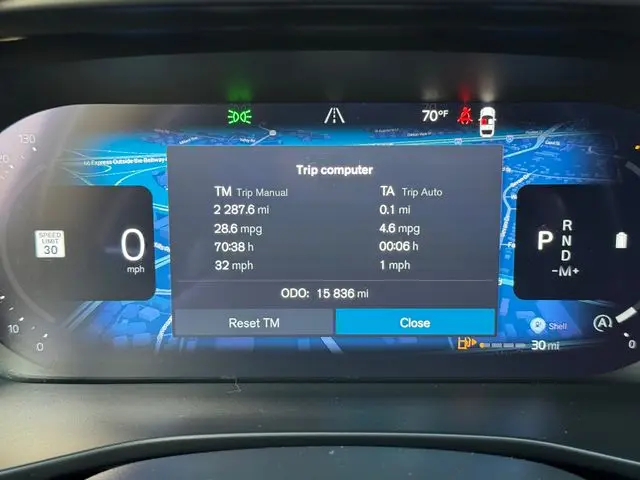 2025 Volvo XC40 - $35,001