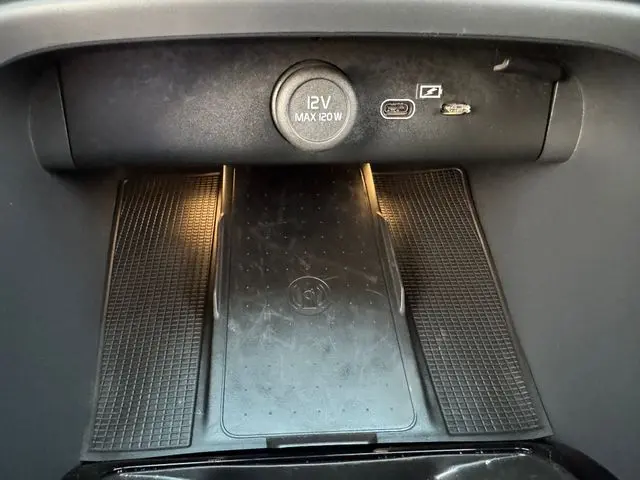 2025 Volvo XC40 - $35,001