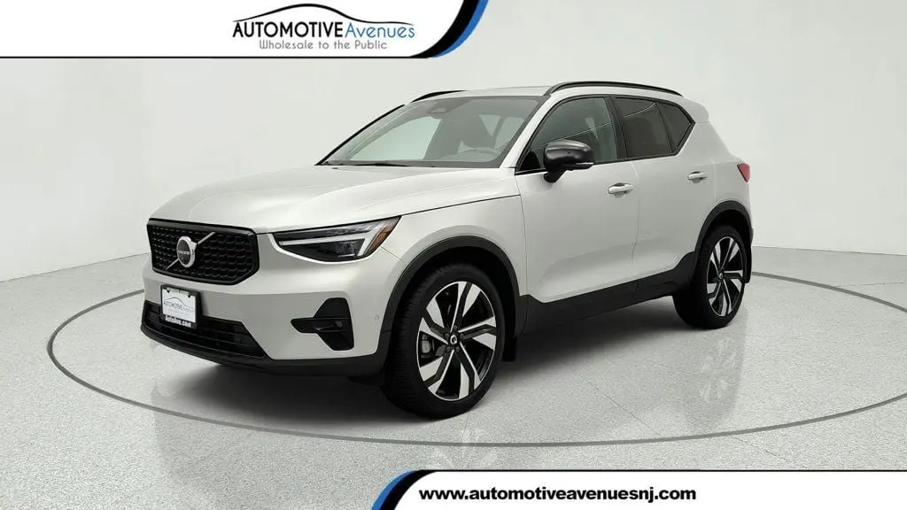 Preowned 2025 Volvo XC40 B5 Ultra Dark Theme for Sale