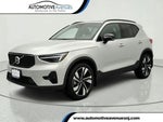 2025 XC40 Thumbnail 2