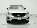 2025 XC40 Thumbnail 2