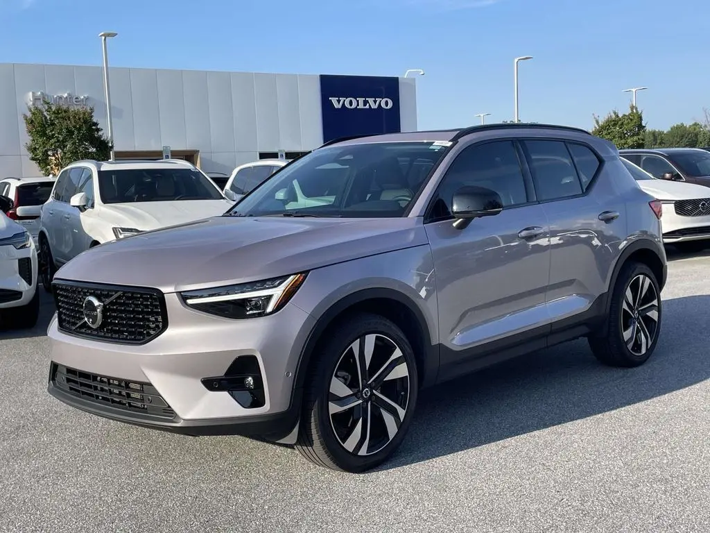 2026 Volvo XC40 - $50,525
