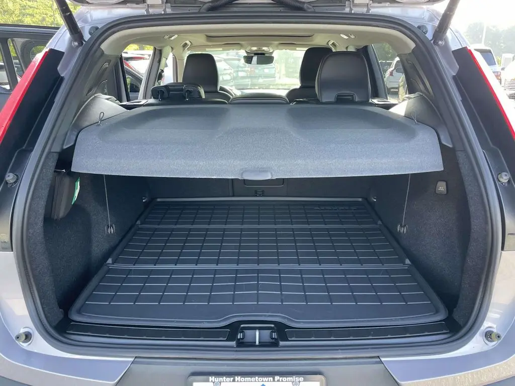 2026 Volvo XC40 - $50,525