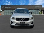 2024 XC40 Thumbnail 2