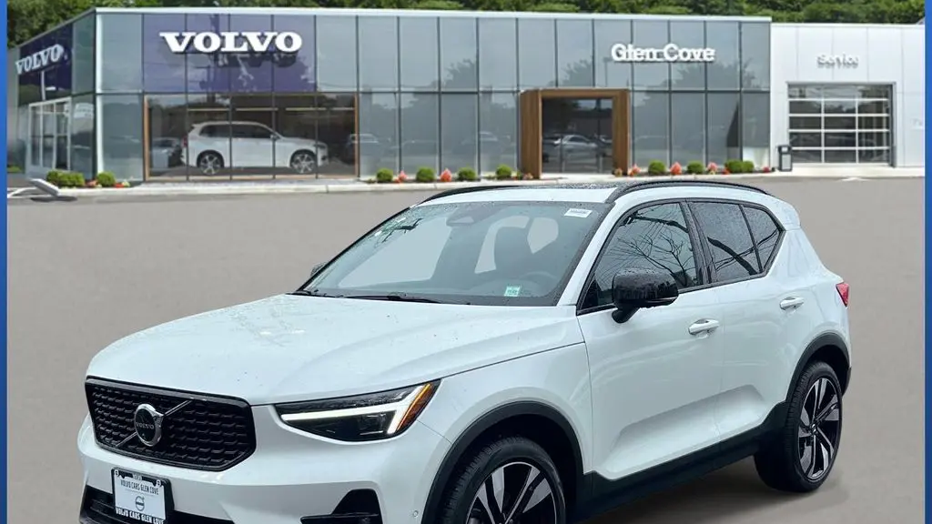 2026 Volvo XC40 B5 Ultra