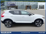 2026 XC40 Thumbnail 3