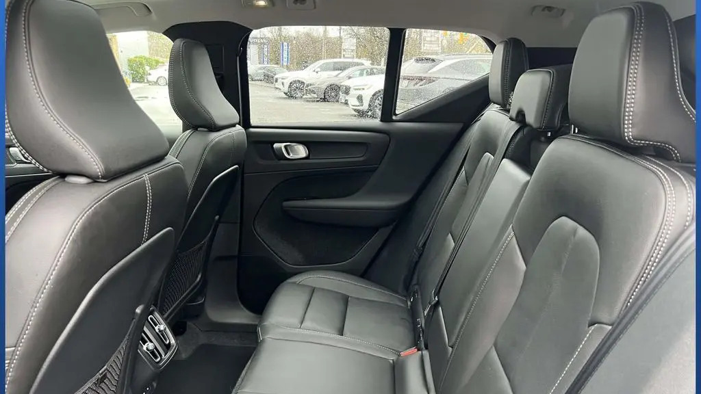 2026 Volvo XC40 B5 Ultra