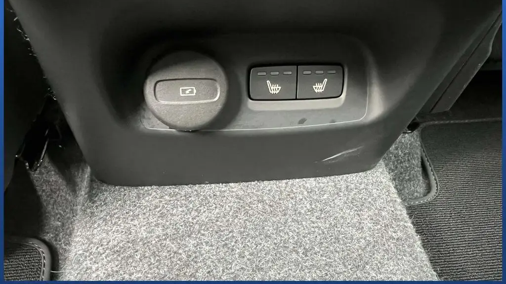 2026 Volvo XC40 B5 Ultra