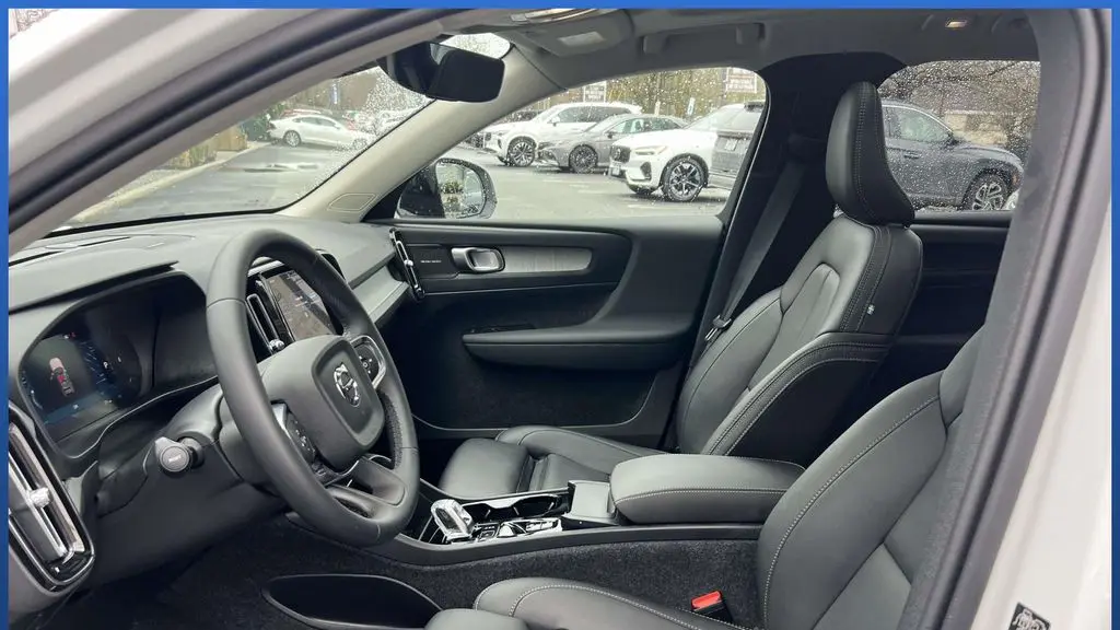 2026 Volvo XC40 B5 Ultra