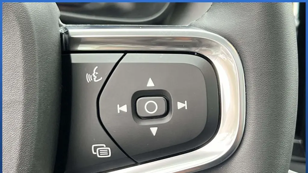 2026 Volvo XC40 B5 Ultra