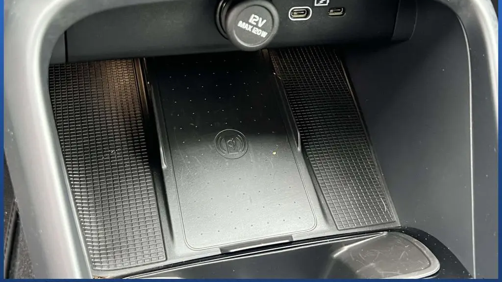 2026 Volvo XC40 B5 Ultra