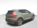 2023 XC40 Thumbnail 5