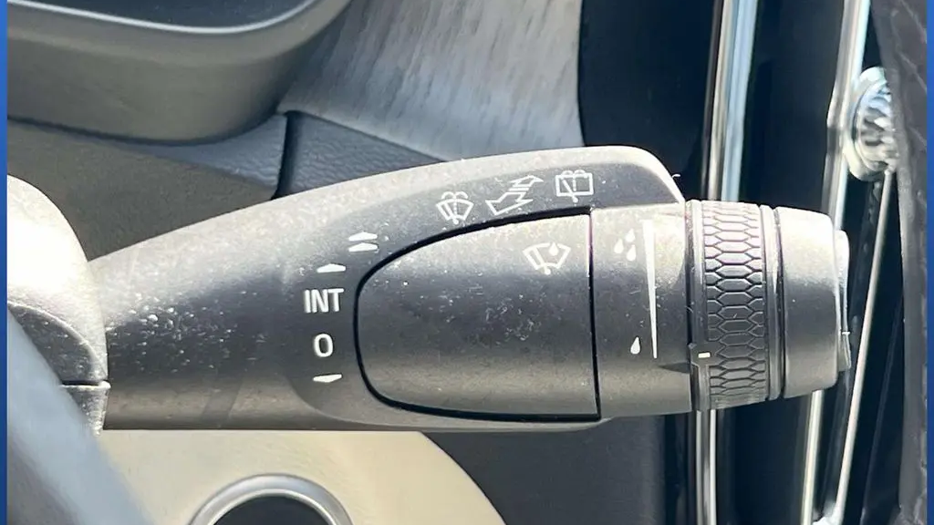 2023 Volvo XC40 B5 Plus Bright Theme