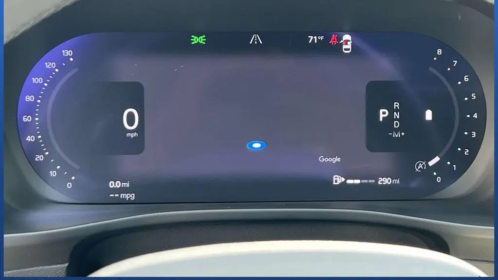 2023 Volvo XC40 B5 Plus Bright Theme