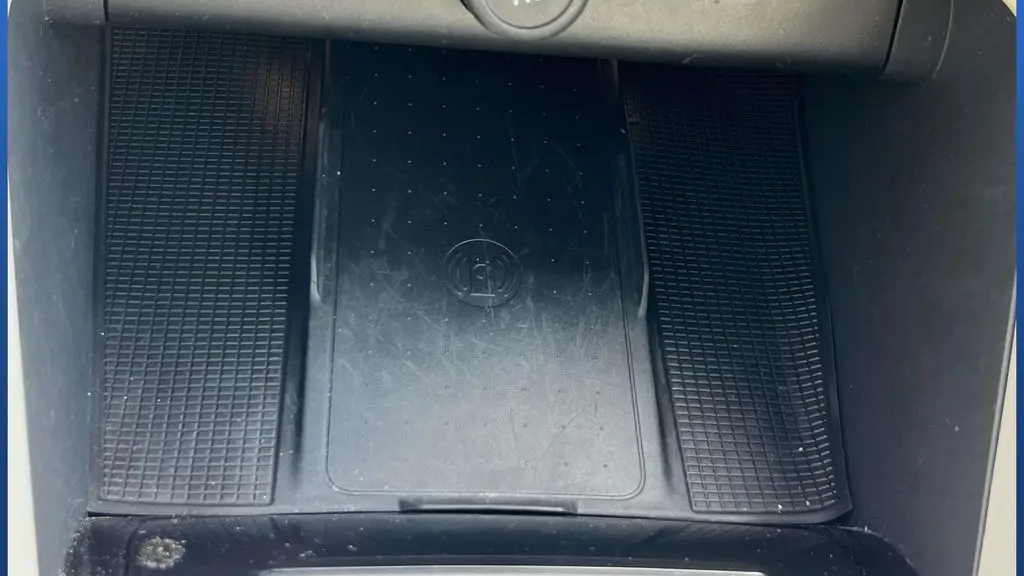 2023 Volvo XC40 B5 Plus Bright Theme