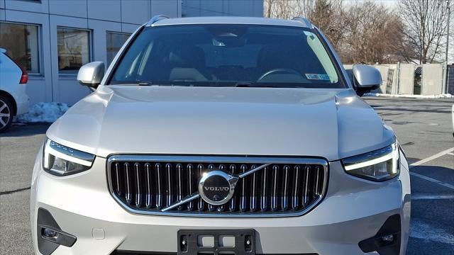 2023 Volvo XC40 B5 Plus Bright Theme
