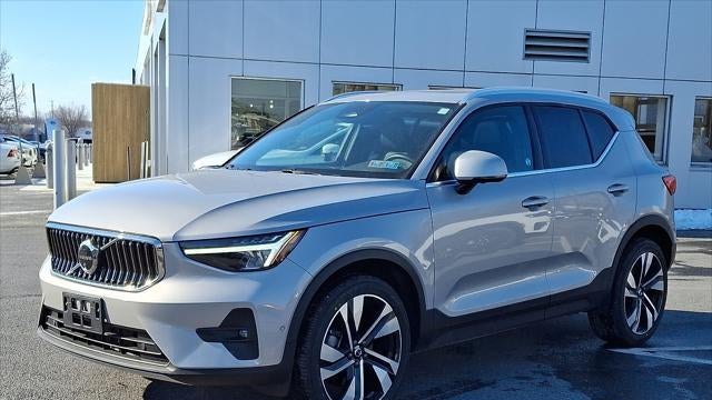 2023 Volvo XC40 B5 Plus Bright Theme