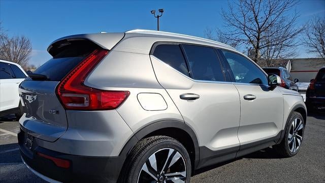 2023 Volvo XC40 B5 Plus Bright Theme
