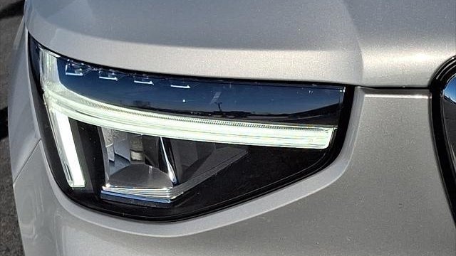 2023 Volvo XC40 B5 Plus Bright Theme