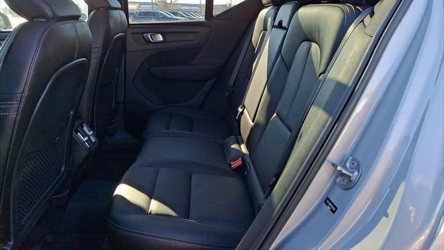 2023 Volvo XC40 B5 Plus Bright Theme