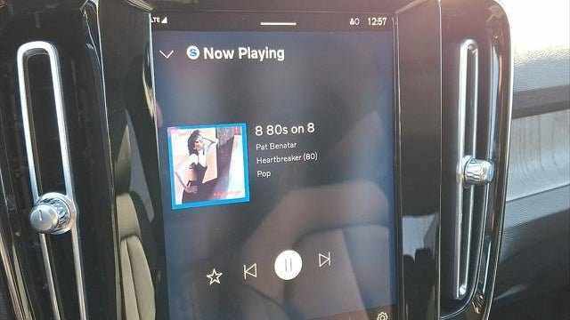 2023 Volvo XC40 B5 Plus Bright Theme