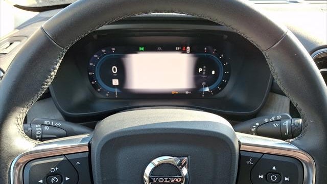 2023 Volvo XC40 B5 Plus Bright Theme