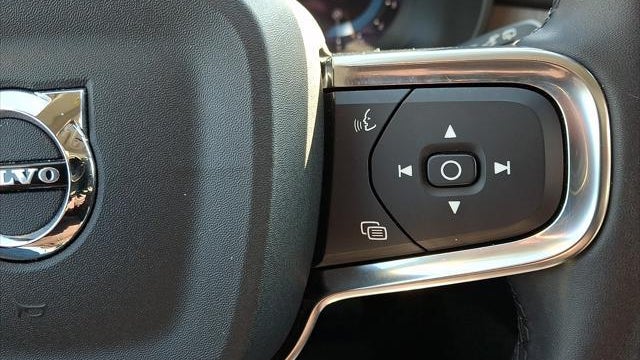 2023 Volvo XC40 B5 Plus Bright Theme