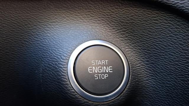 2023 Volvo XC40 B5 Plus Bright Theme