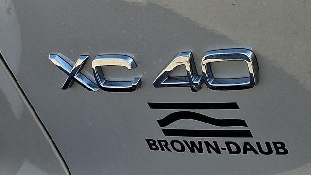 2023 Volvo XC40 B5 Plus Bright Theme