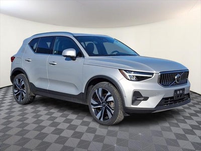 2023 Volvo XC40 AWD B5 Plus Bright Theme 4DR SUV