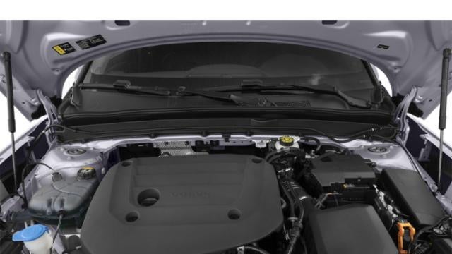 2023 Volvo XC40 B5 Plus Bright Theme