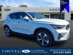 2023 XC40 Thumbnail 3