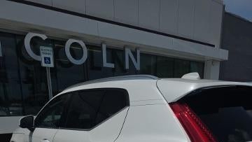2023 Volvo XC40 B5 Plus Bright Theme