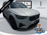 2023 XC40 Thumbnail 1
