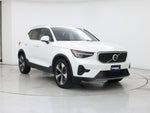 2023 XC40 Thumbnail 1
