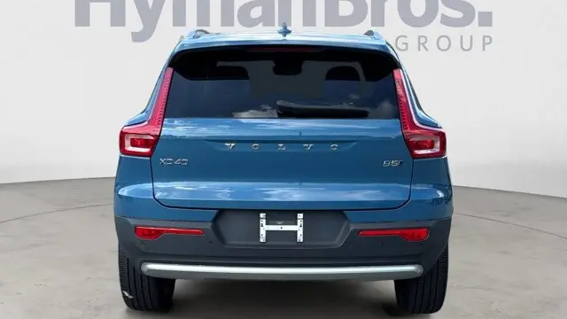 2023 Volvo XC40 B5 Plus Bright Theme