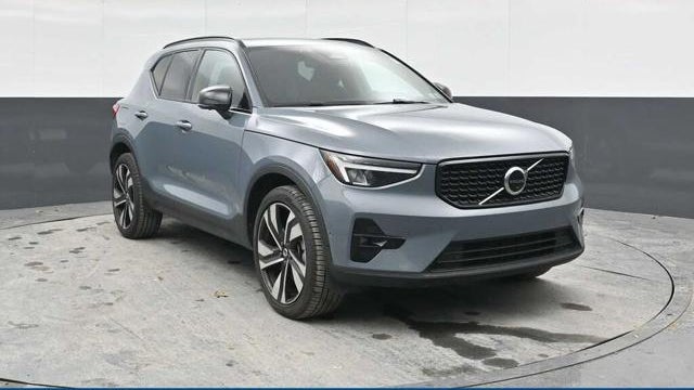 Preowned 2023 Volvo XC40 B5 Plus Dark Theme for Sale