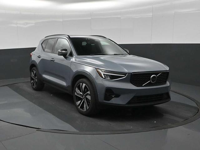 2023 Volvo XC40 - $25,673