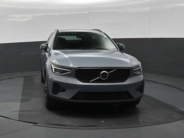 2023 Volvo XC40 - $25,673