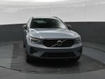 2023 XC40 Thumbnail 3
