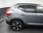 2023 XC40 Thumbnail 9