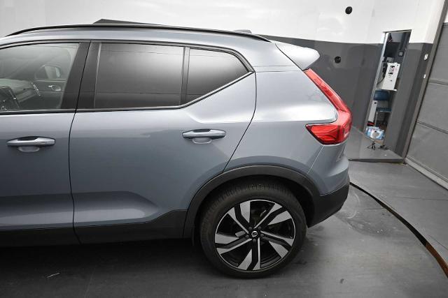 2023 Volvo XC40 - $25,673