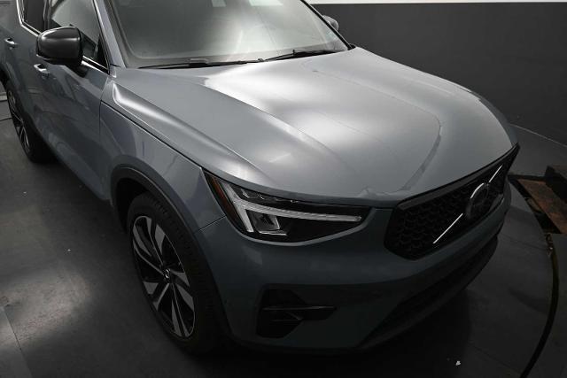 2023 Volvo XC40 - $25,673
