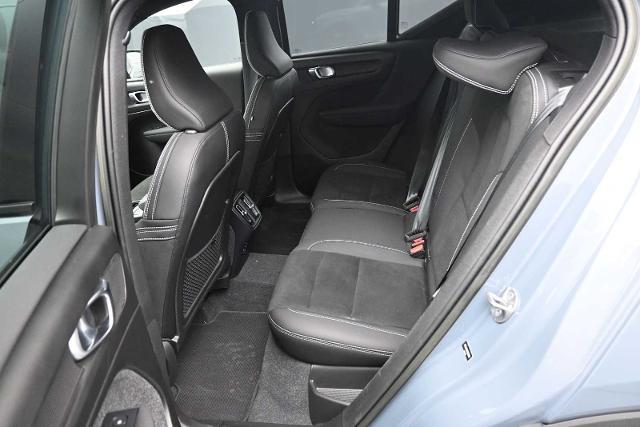 2023 Volvo XC40 - $25,673