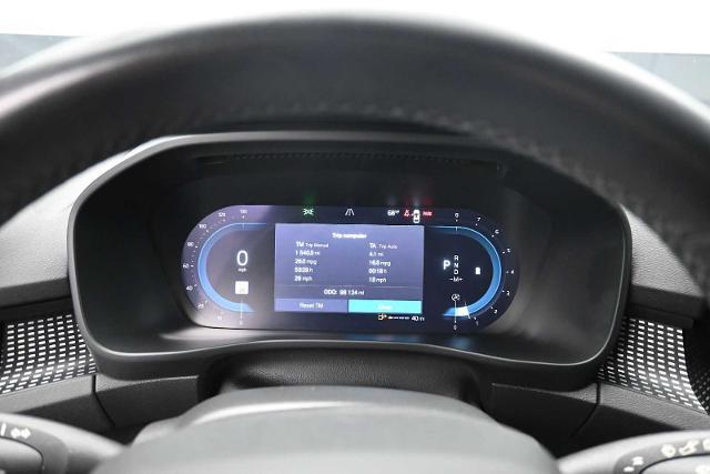 2023 Volvo XC40 - $25,673