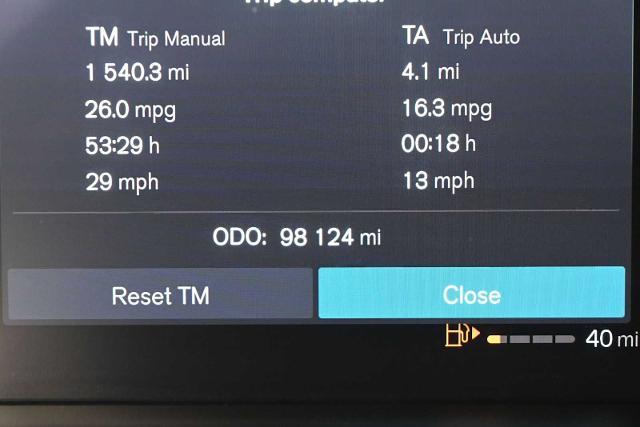 2023 Volvo XC40 - $25,673