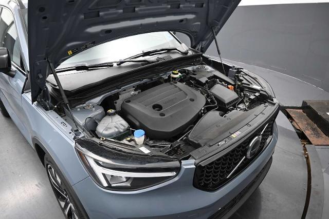 2023 Volvo XC40 - $25,673