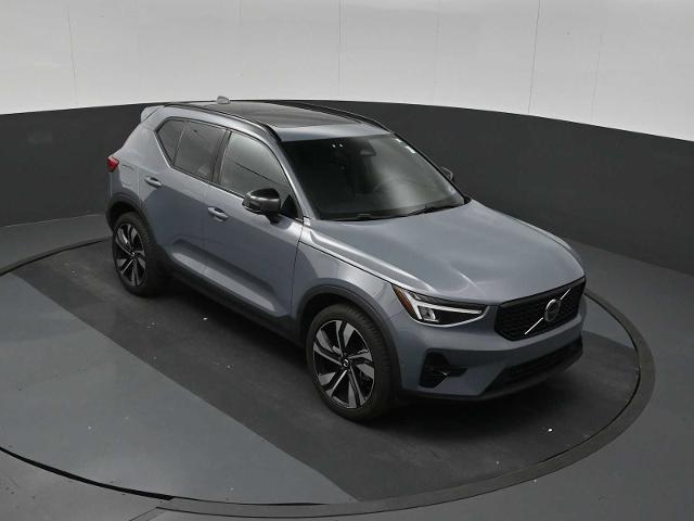 2023 Volvo XC40 - $25,673